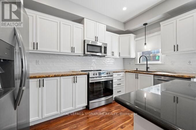 30 - 435 HENSALL CIRCLE Image 12