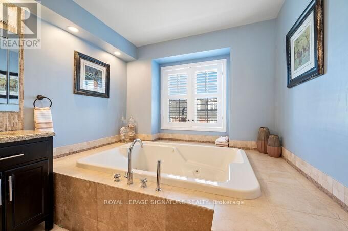 30 - 435 HENSALL CIRCLE Image 38