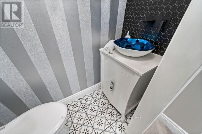 30 - 435 HENSALL CIRCLE Image 42