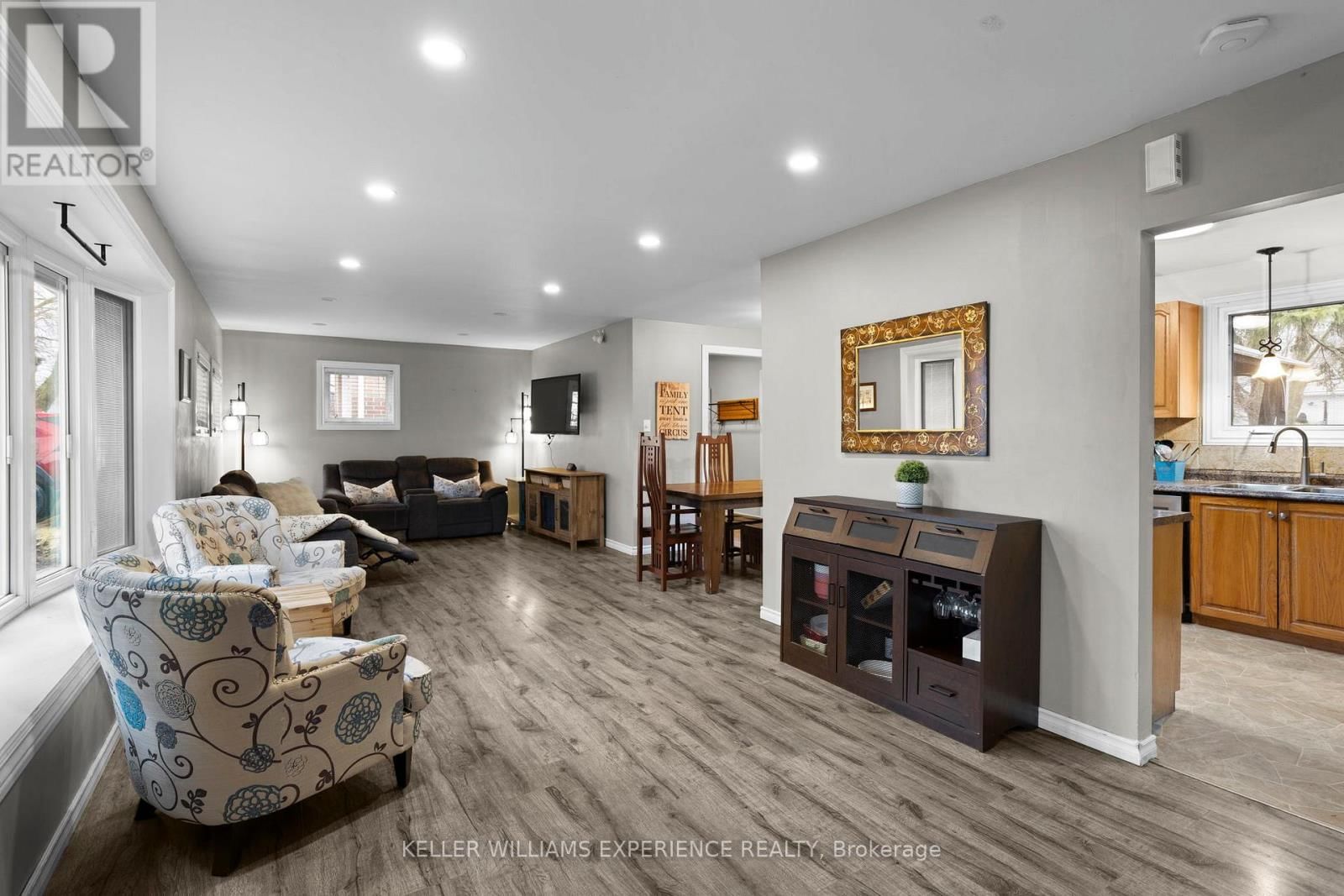 27 RUSTIC CRESCENT Image 4