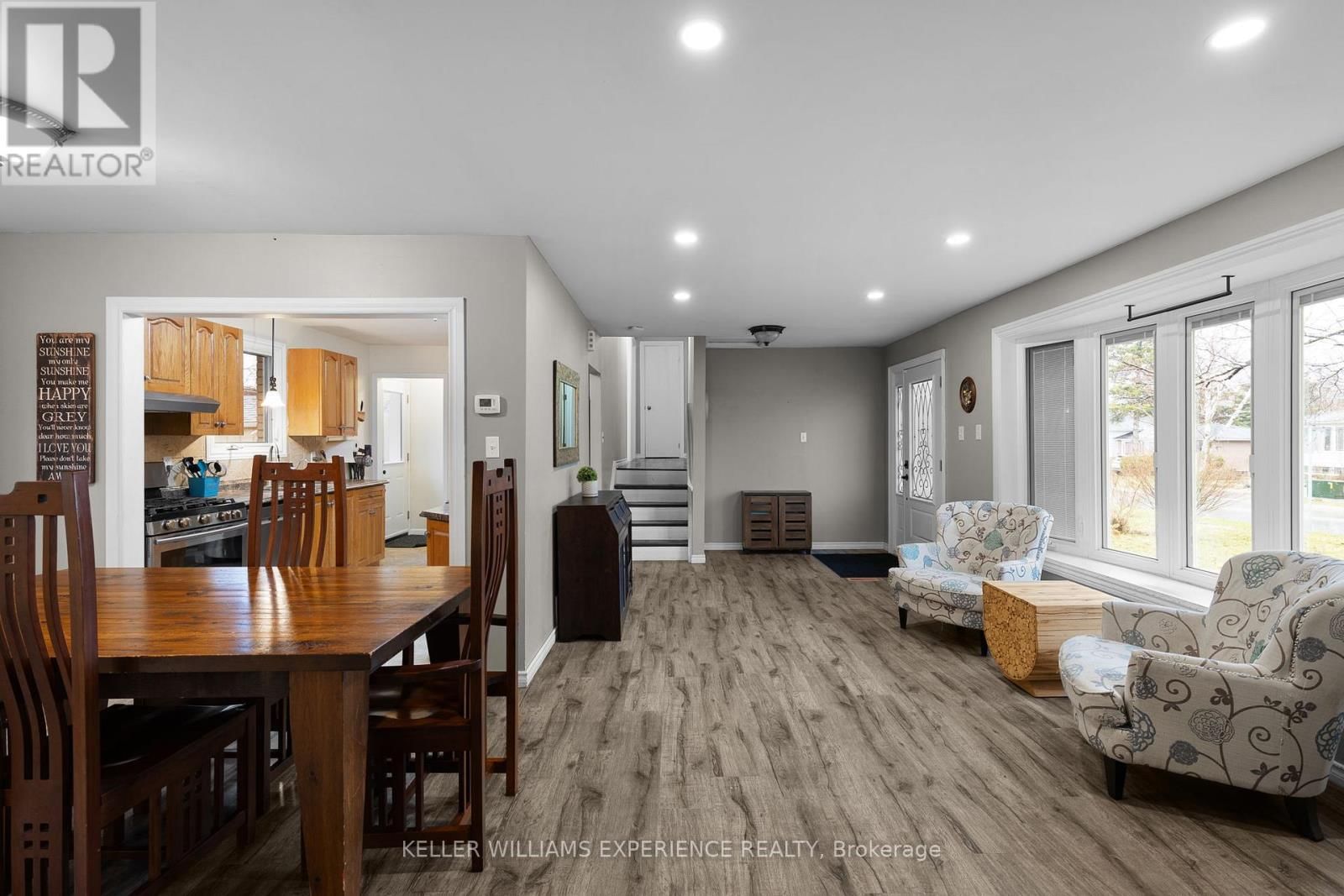 27 RUSTIC CRESCENT Image 5