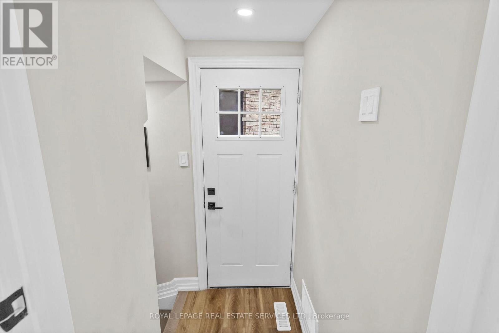 22 - 1176 JAMESWAY BOULEVARD Image 25