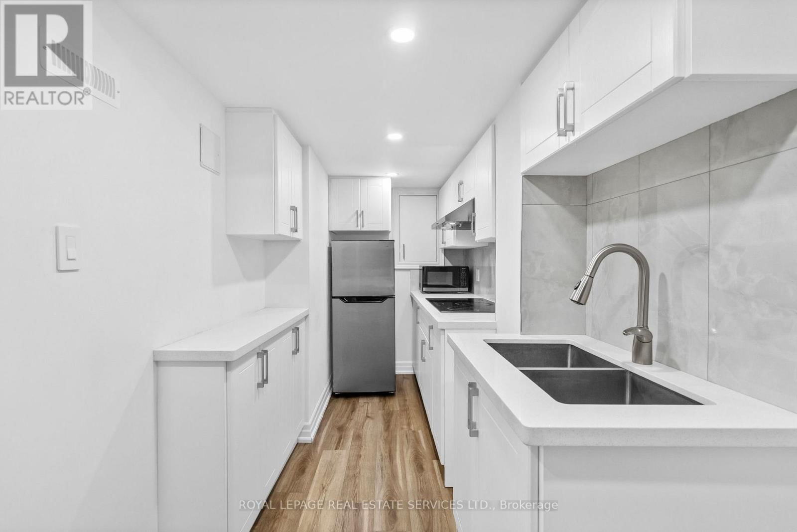 22 - 1176 JAMESWAY BOULEVARD Image 26