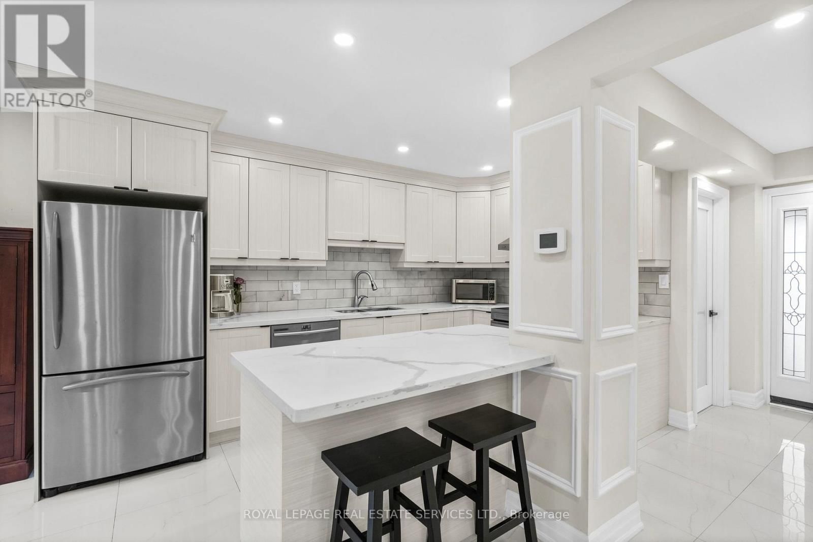 22 - 1176 JAMESWAY BOULEVARD Image 8