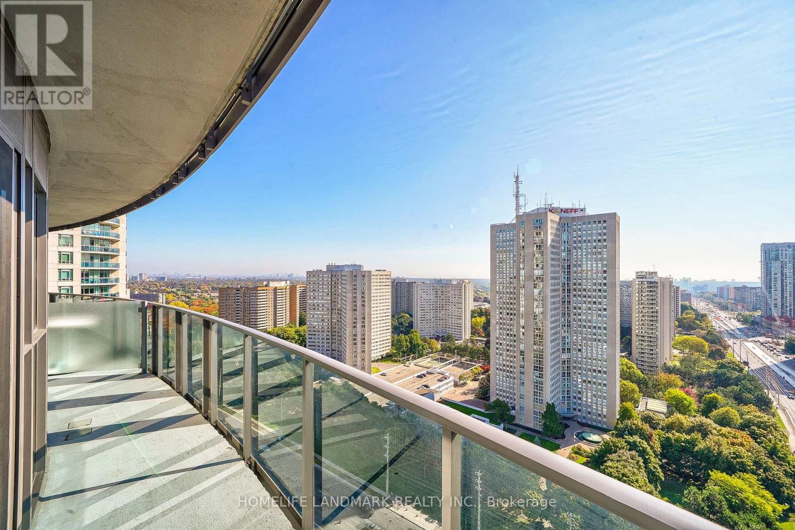 2002 - 60 ABSOLUTE AVENUE Image 1