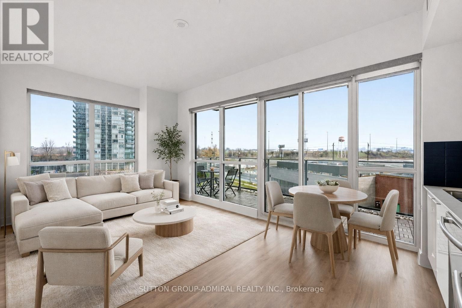 625 - 10 PARK LAWN ROAD Image 1