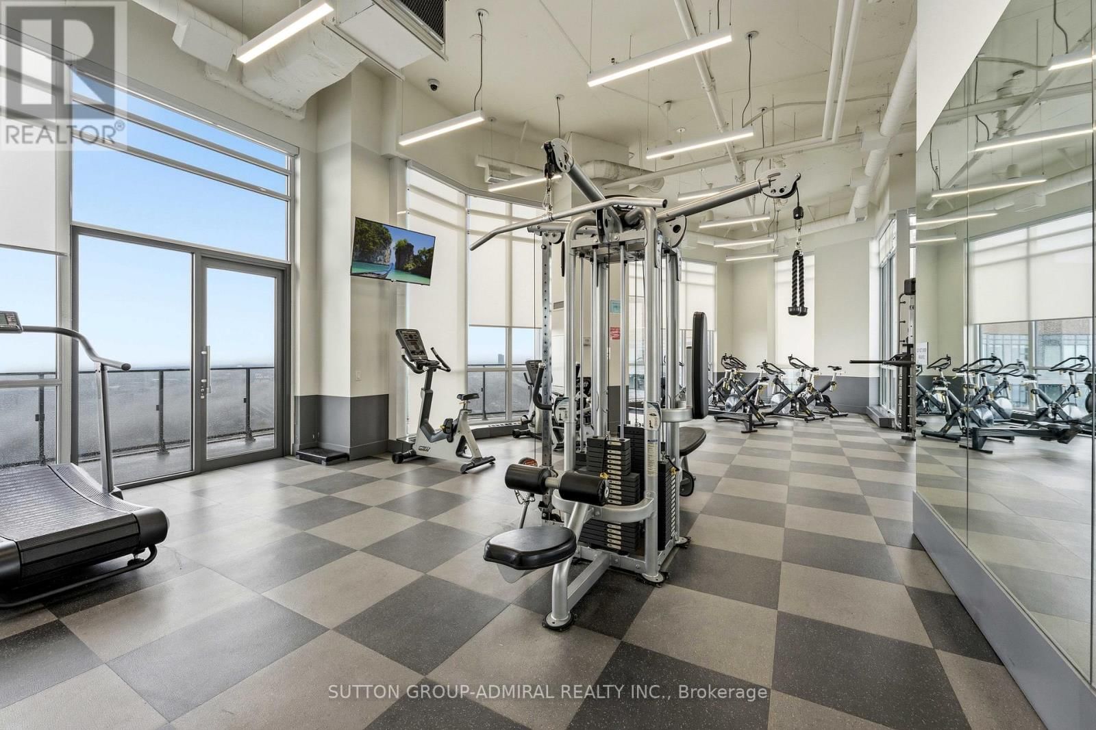 625 - 10 PARK LAWN ROAD Image 35