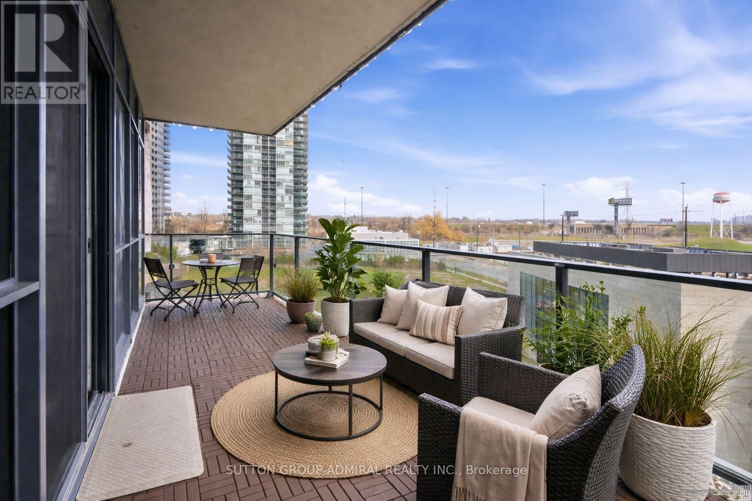 625 - 10 PARK LAWN ROAD Image 7