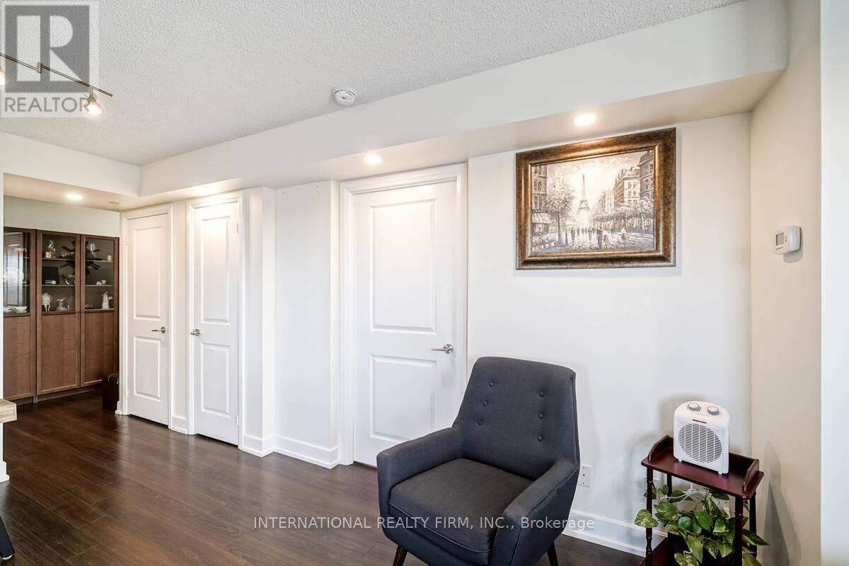 2222 - 2 EVA ROAD Image 5