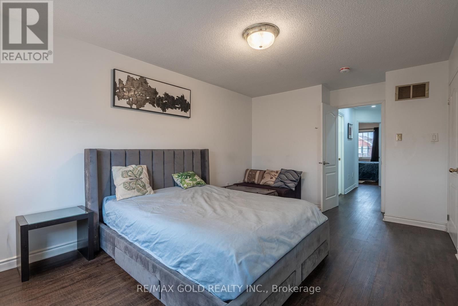 102 BUNCHBERRY WAY Image 13