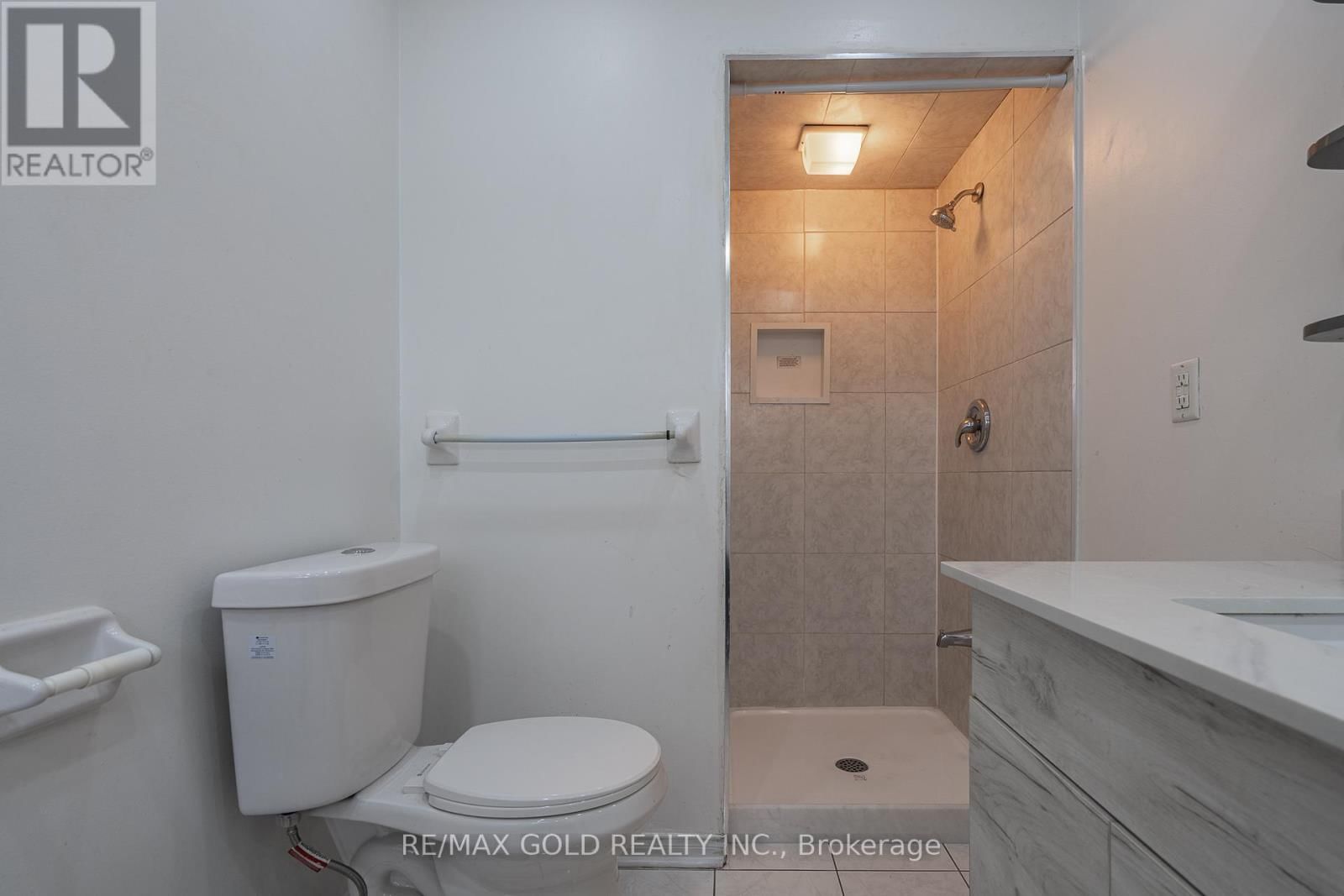 102 BUNCHBERRY WAY Image 18