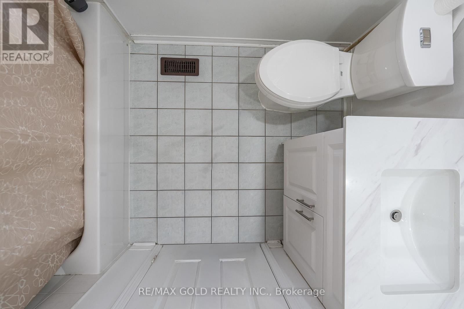 102 BUNCHBERRY WAY Image 24