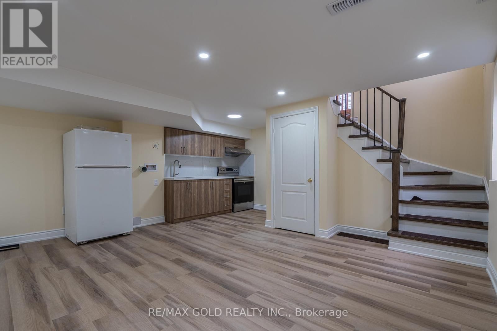 102 BUNCHBERRY WAY Image 25