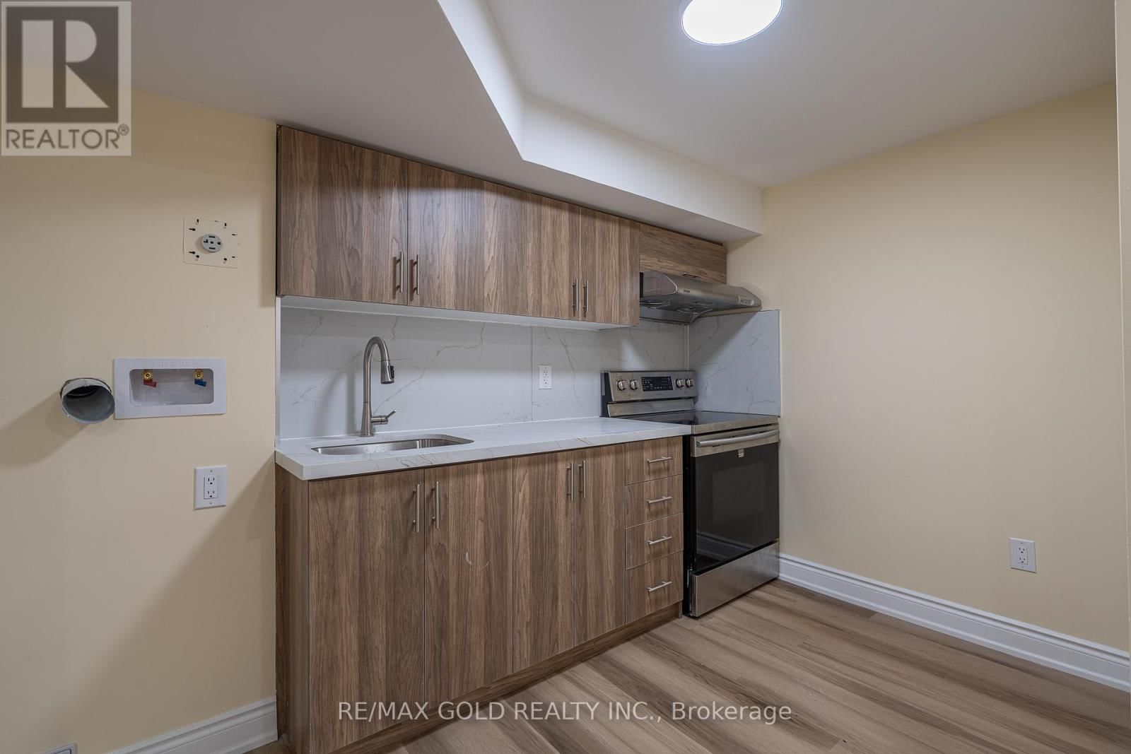 102 BUNCHBERRY WAY Image 26