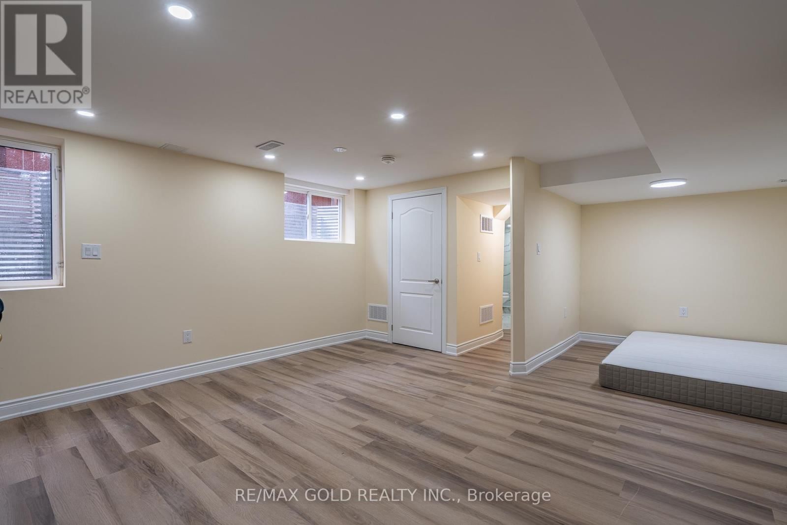 102 BUNCHBERRY WAY Image 27