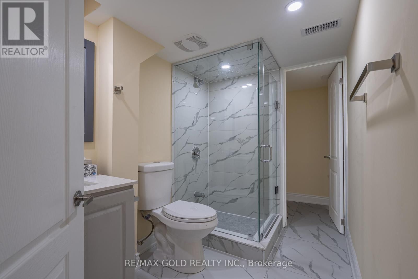 102 BUNCHBERRY WAY Image 30