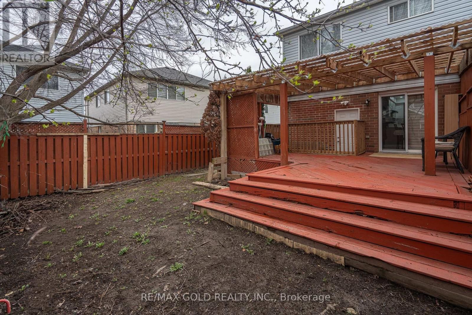 102 BUNCHBERRY WAY Image 33