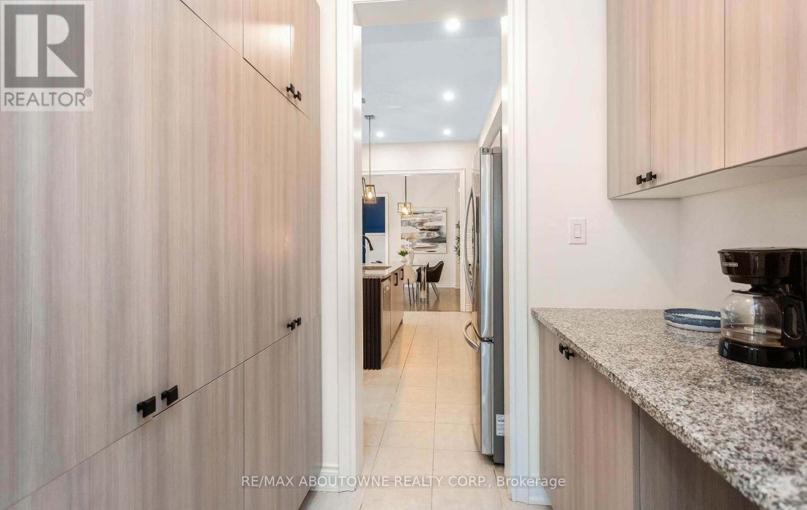 3294 MILLICENT AVENUE Image 17