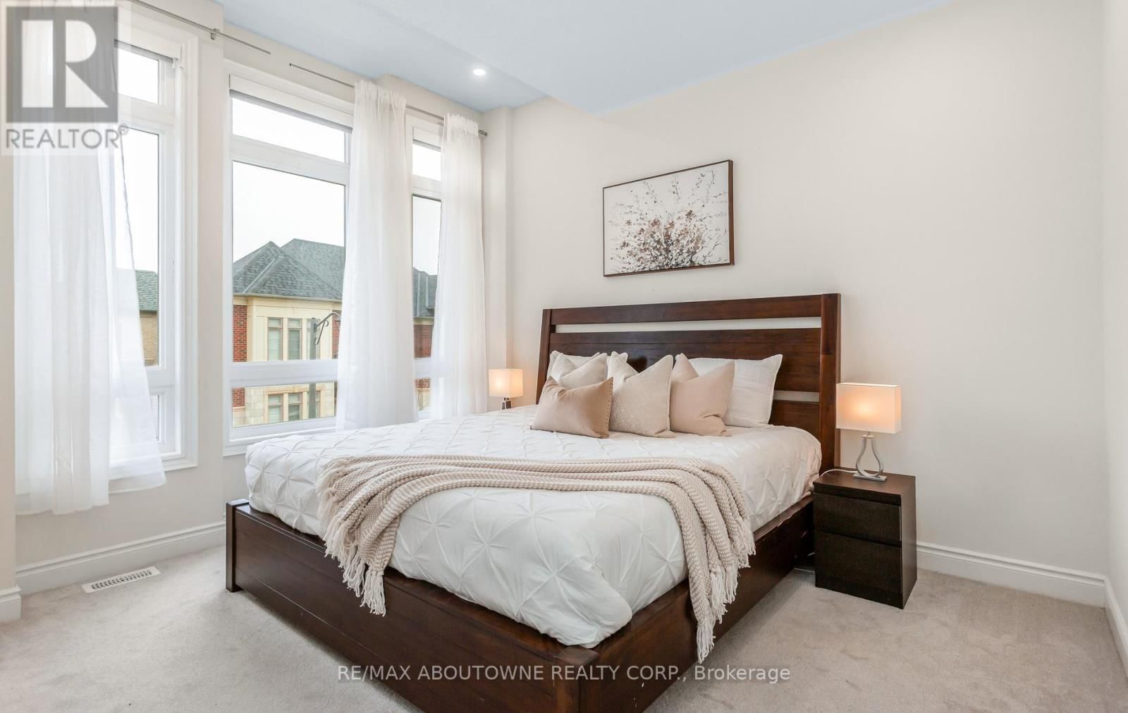 3294 MILLICENT AVENUE Image 32