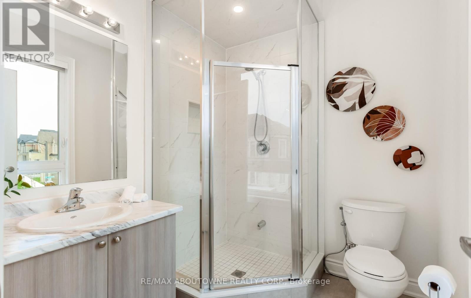 3294 MILLICENT AVENUE Image 34