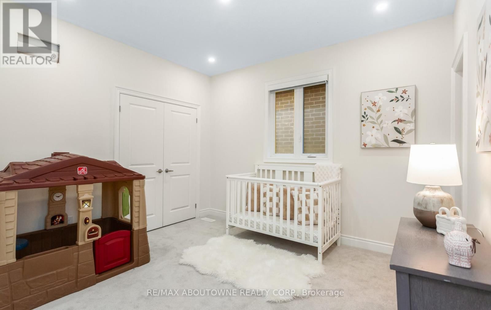 3294 MILLICENT AVENUE Image 36