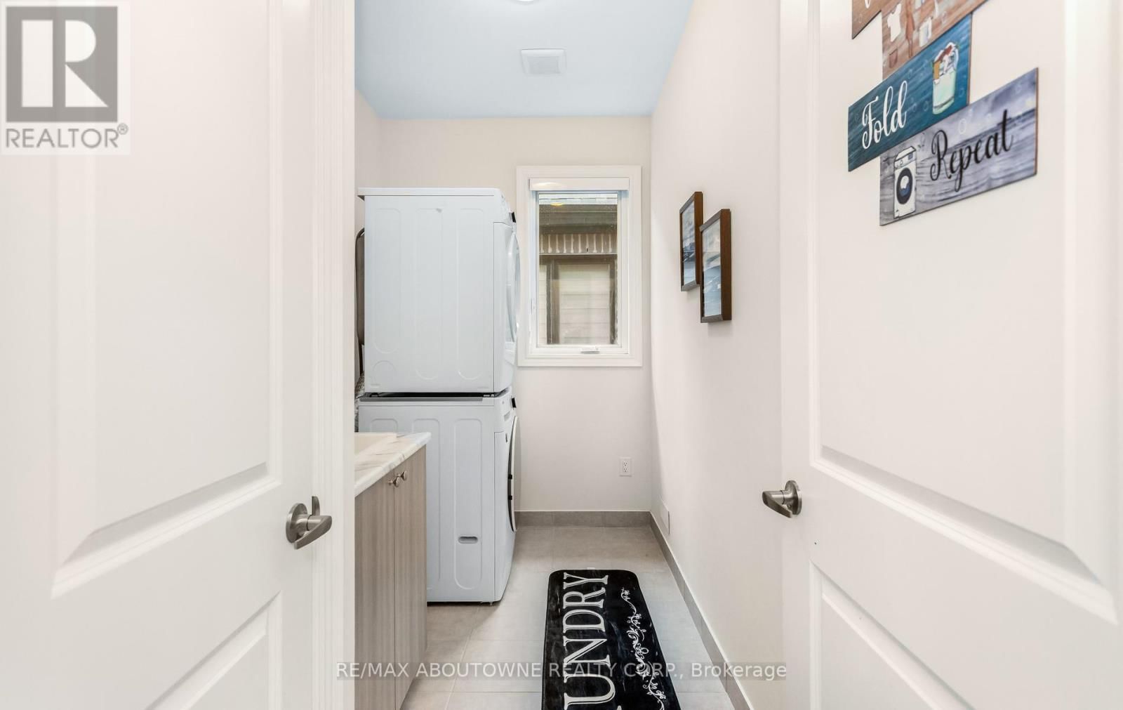 3294 MILLICENT AVENUE Image 39