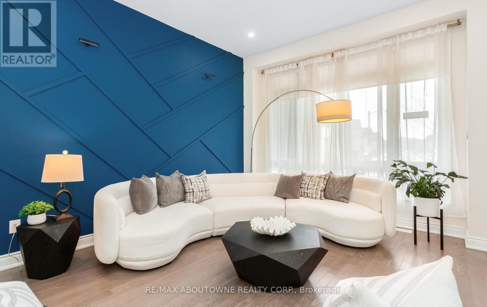 3294 MILLICENT AVENUE Image 4