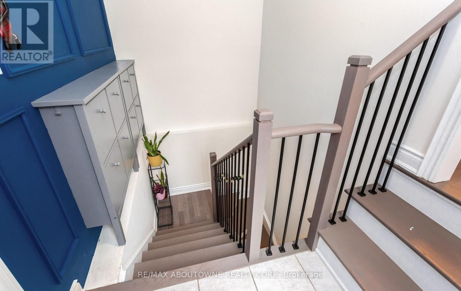 3294 MILLICENT AVENUE Image 45