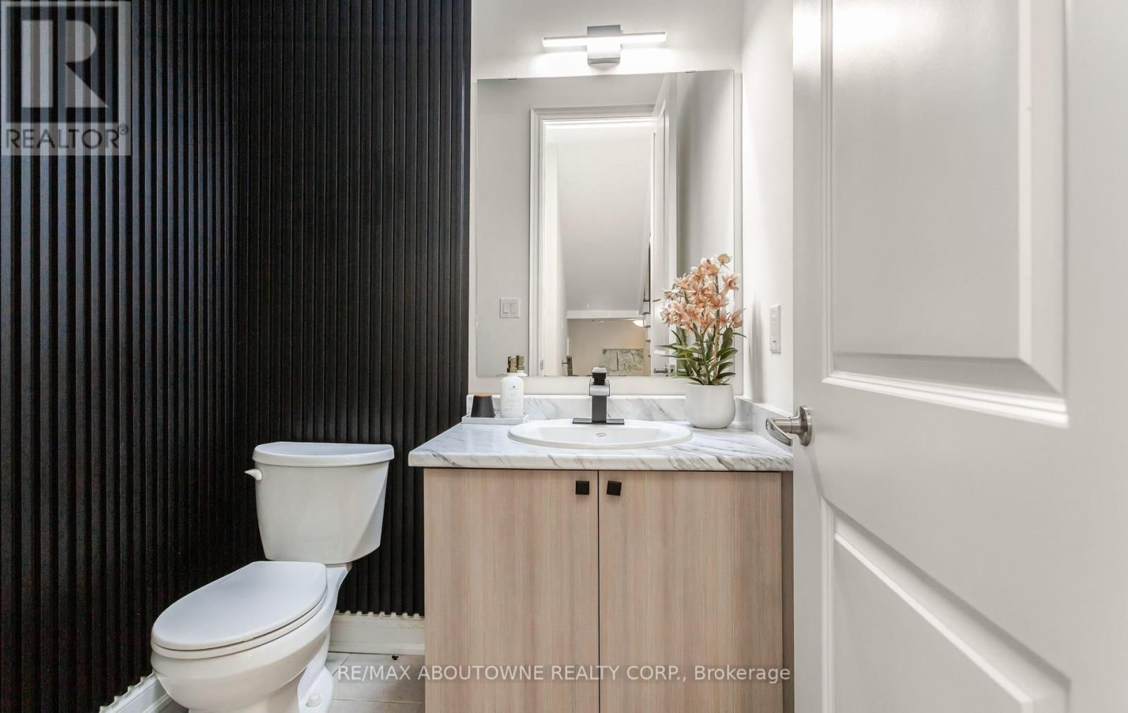 3294 MILLICENT AVENUE Image 49