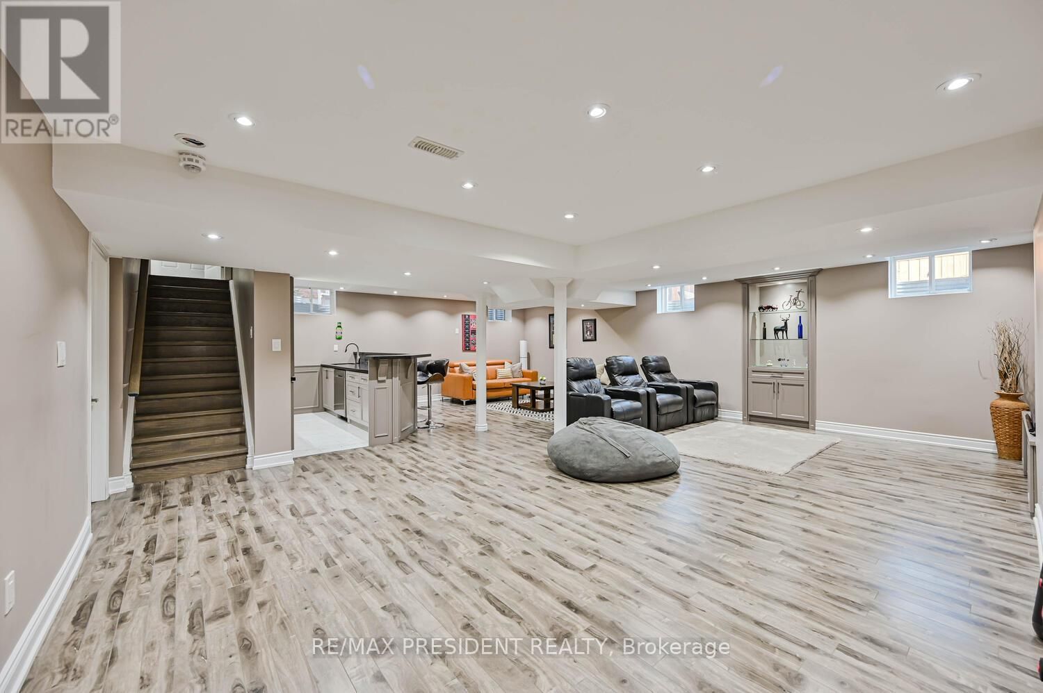 65 PARITY ROAD Image 36