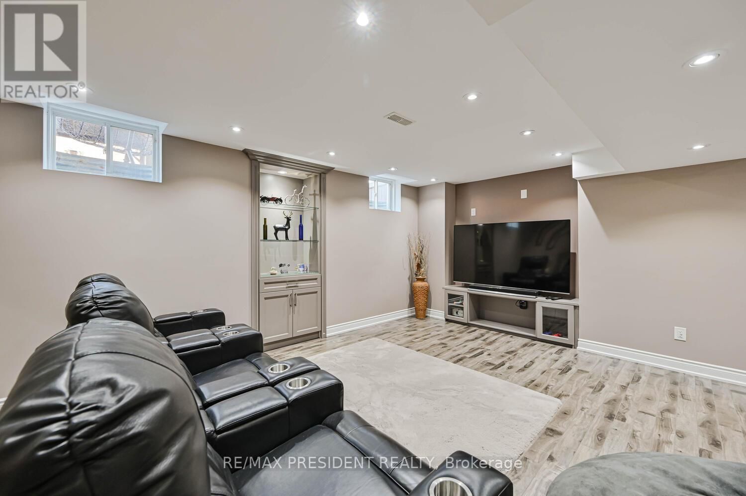 65 PARITY ROAD Image 37