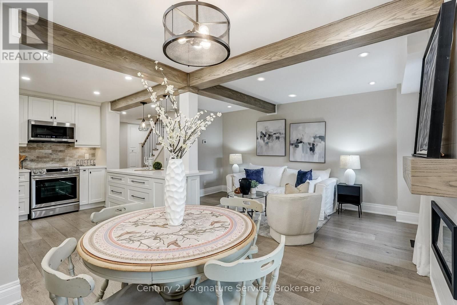 22 - 2120 RATHBURN ROAD EAST Image 13