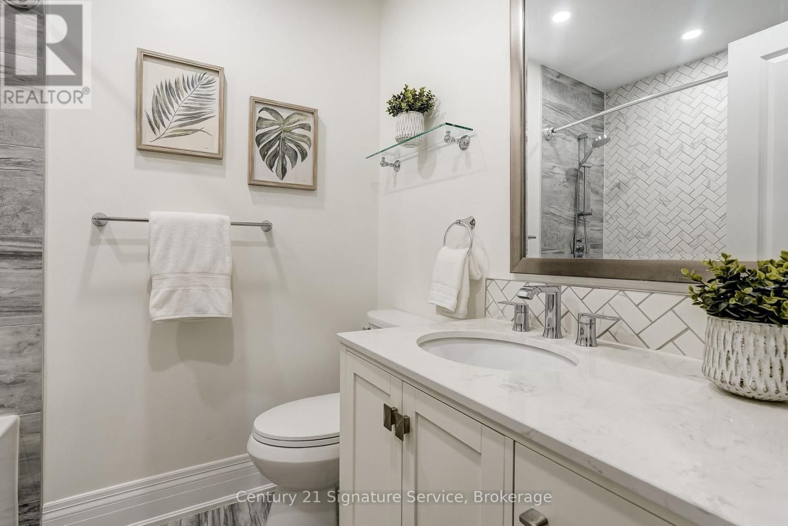 22 - 2120 RATHBURN ROAD EAST Image 24