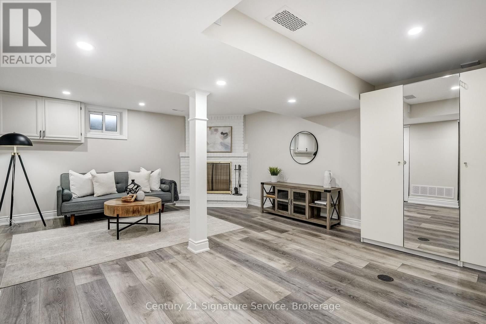 22 - 2120 RATHBURN ROAD EAST Image 33