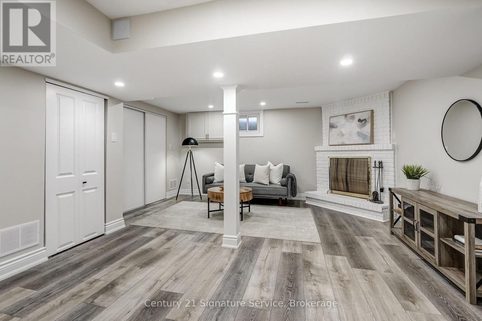 22 - 2120 RATHBURN ROAD EAST Image 34