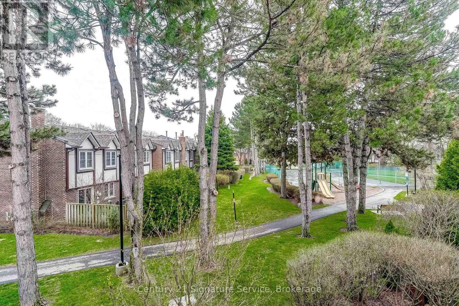 22 - 2120 RATHBURN ROAD EAST Image 39