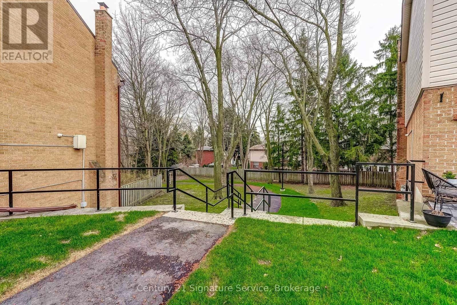 22 - 2120 RATHBURN ROAD EAST Image 44