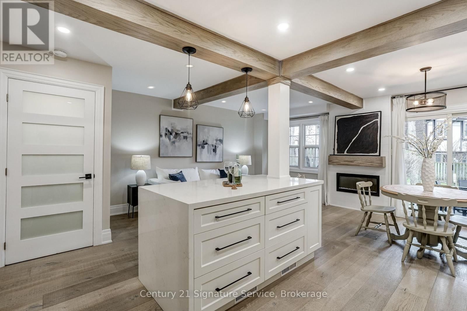 22 - 2120 RATHBURN ROAD EAST Image 7