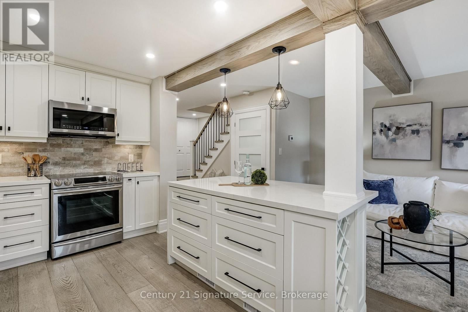 22 - 2120 RATHBURN ROAD EAST Image 9