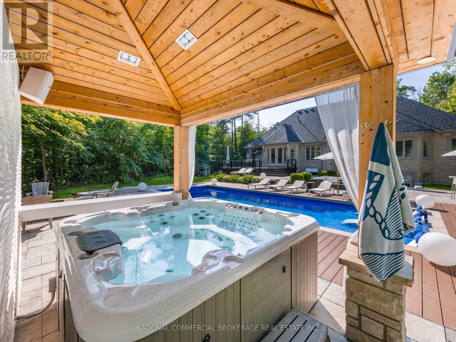 10088 OLD PINE CREST ROAD Image 32