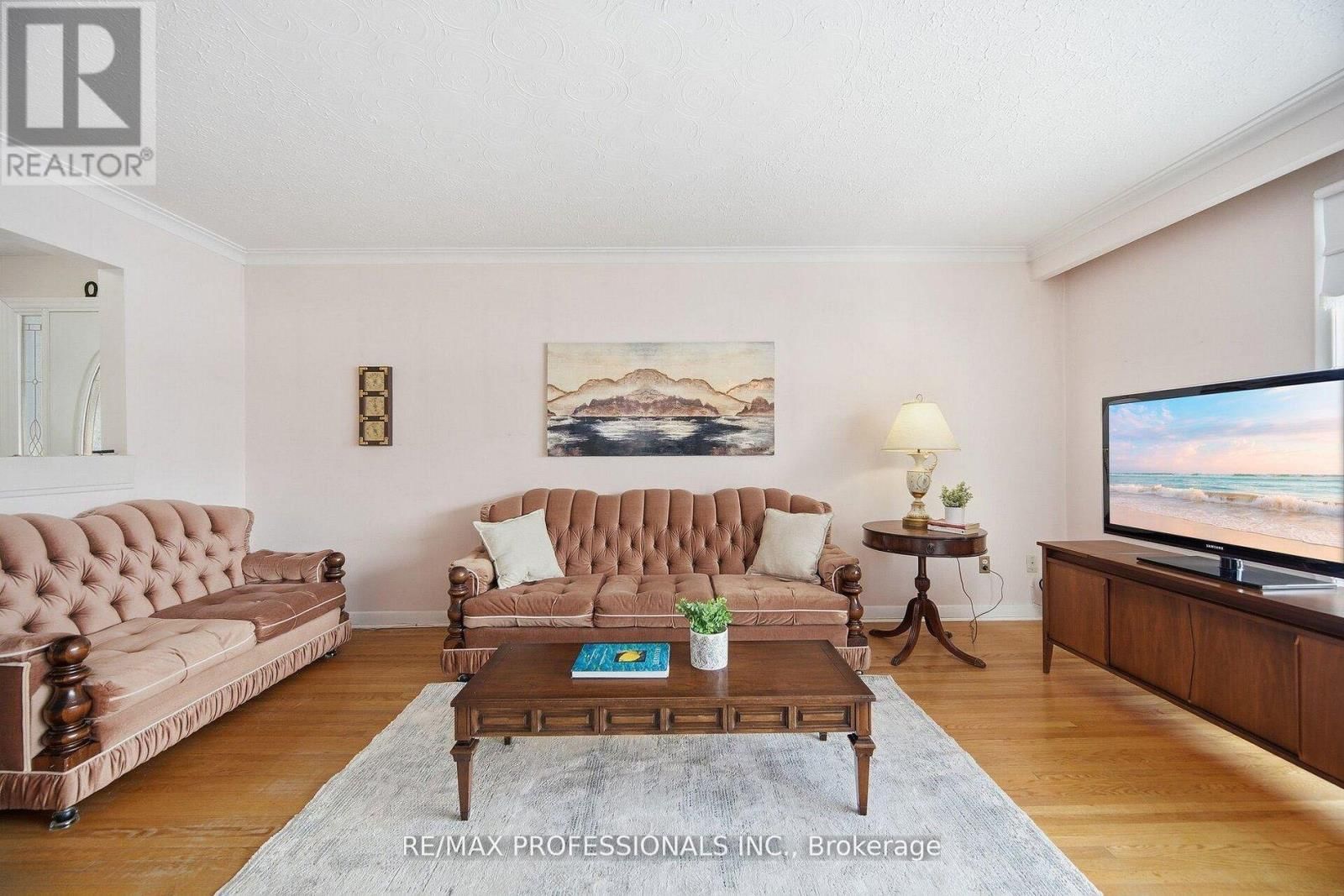 7 PETTIT DRIVE Image 7