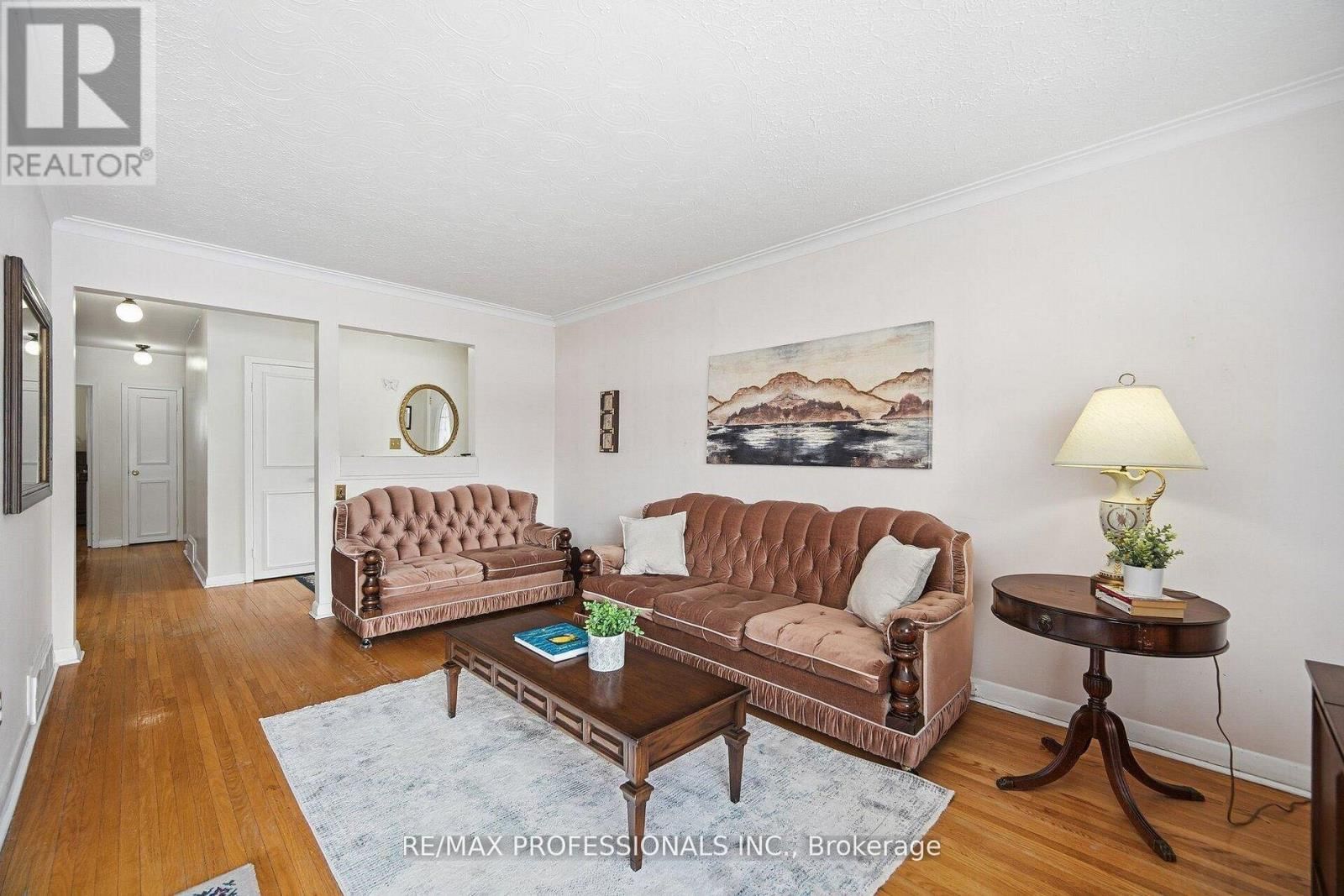 7 PETTIT DRIVE Image 8