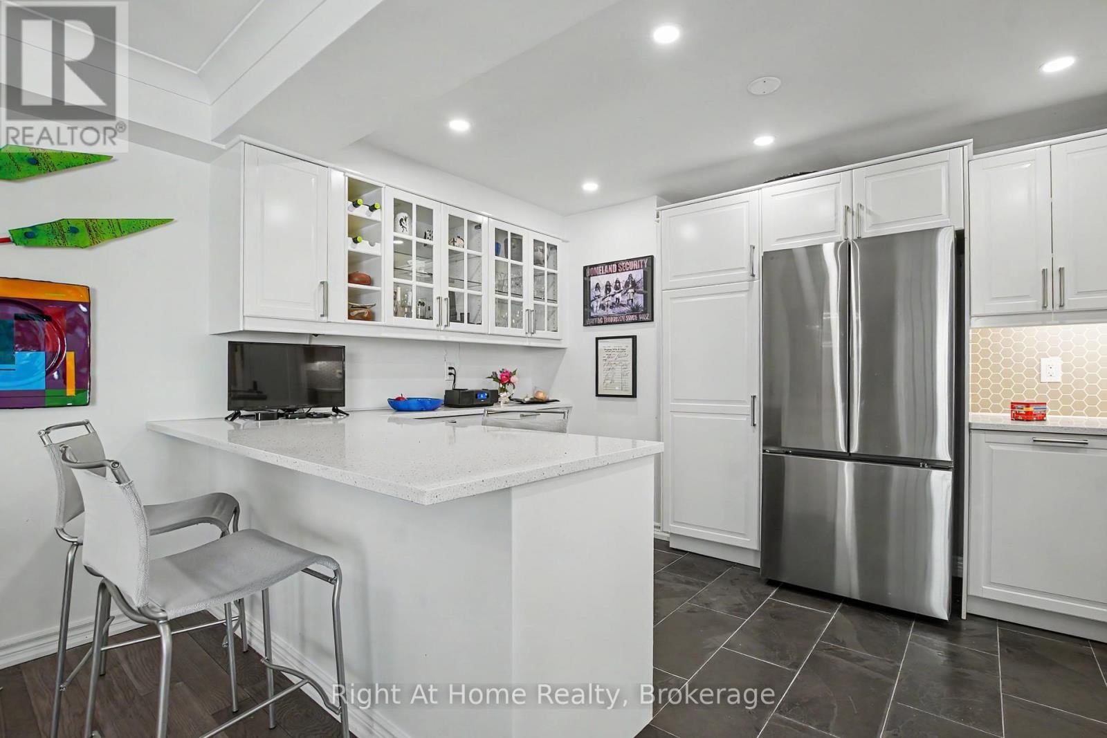 405 - 2121 LAKESHORE ROAD Image 17