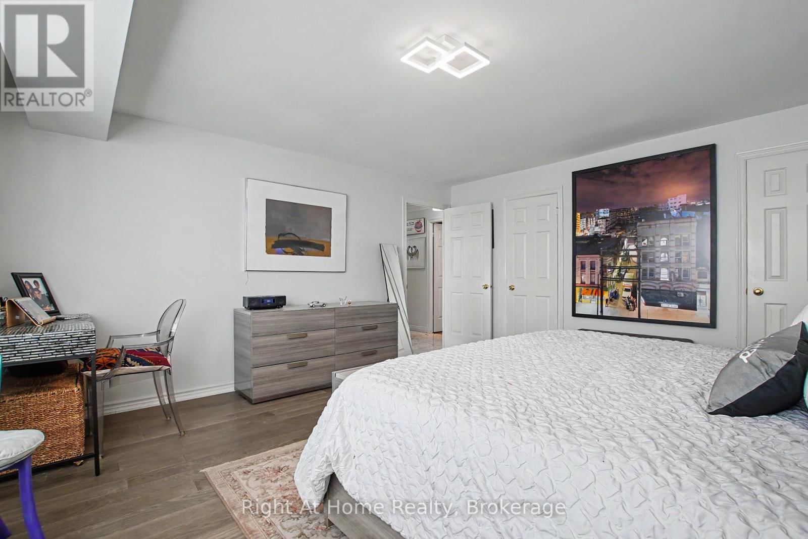 405 - 2121 LAKESHORE ROAD Image 26