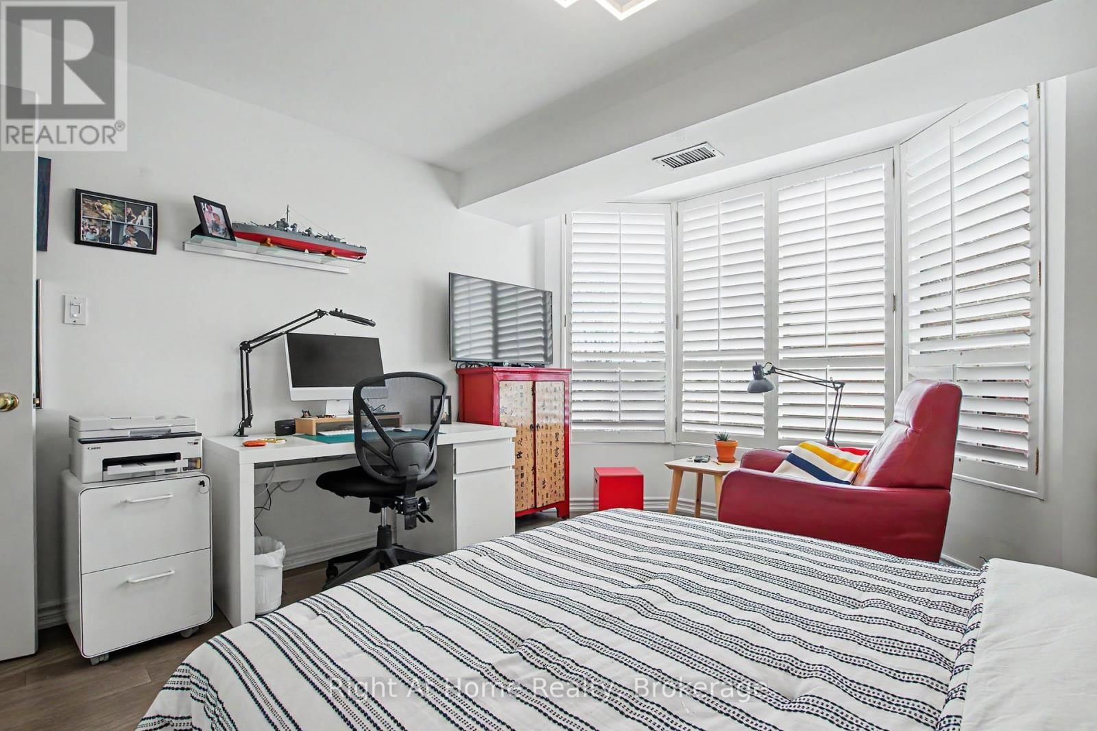 405 - 2121 LAKESHORE ROAD Image 30