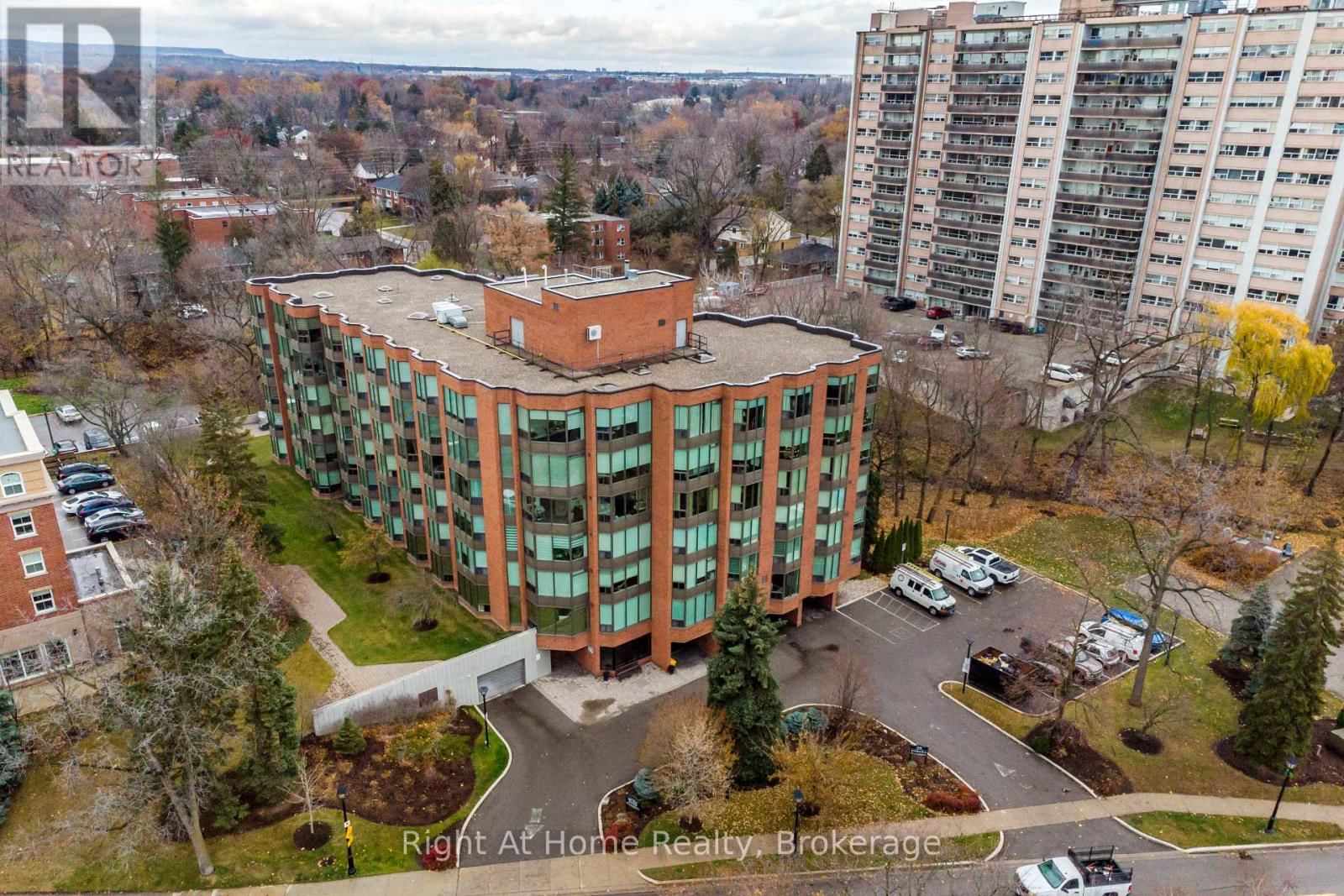 405 - 2121 LAKESHORE ROAD Image 36