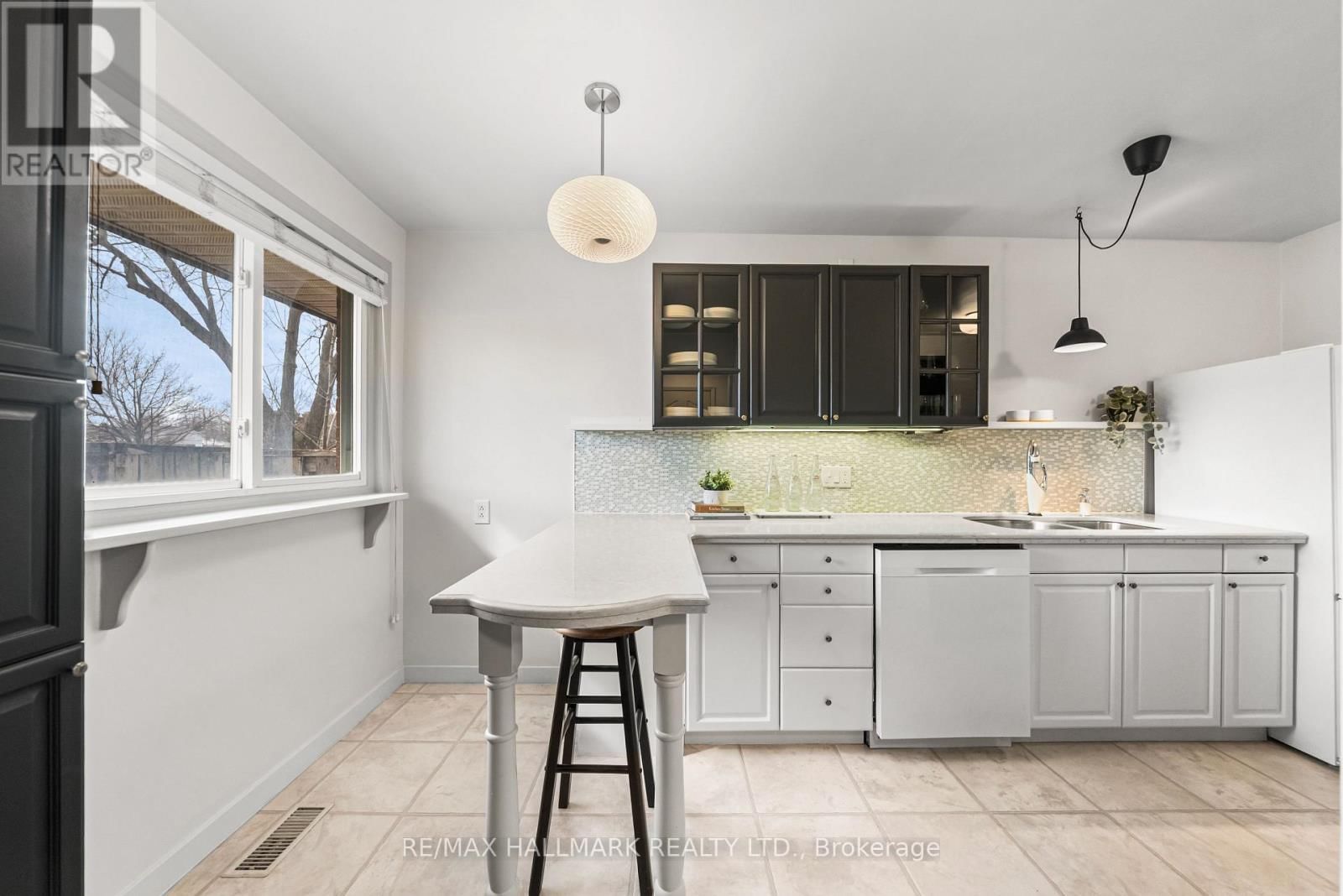 619 TIMBER LANE Image 12