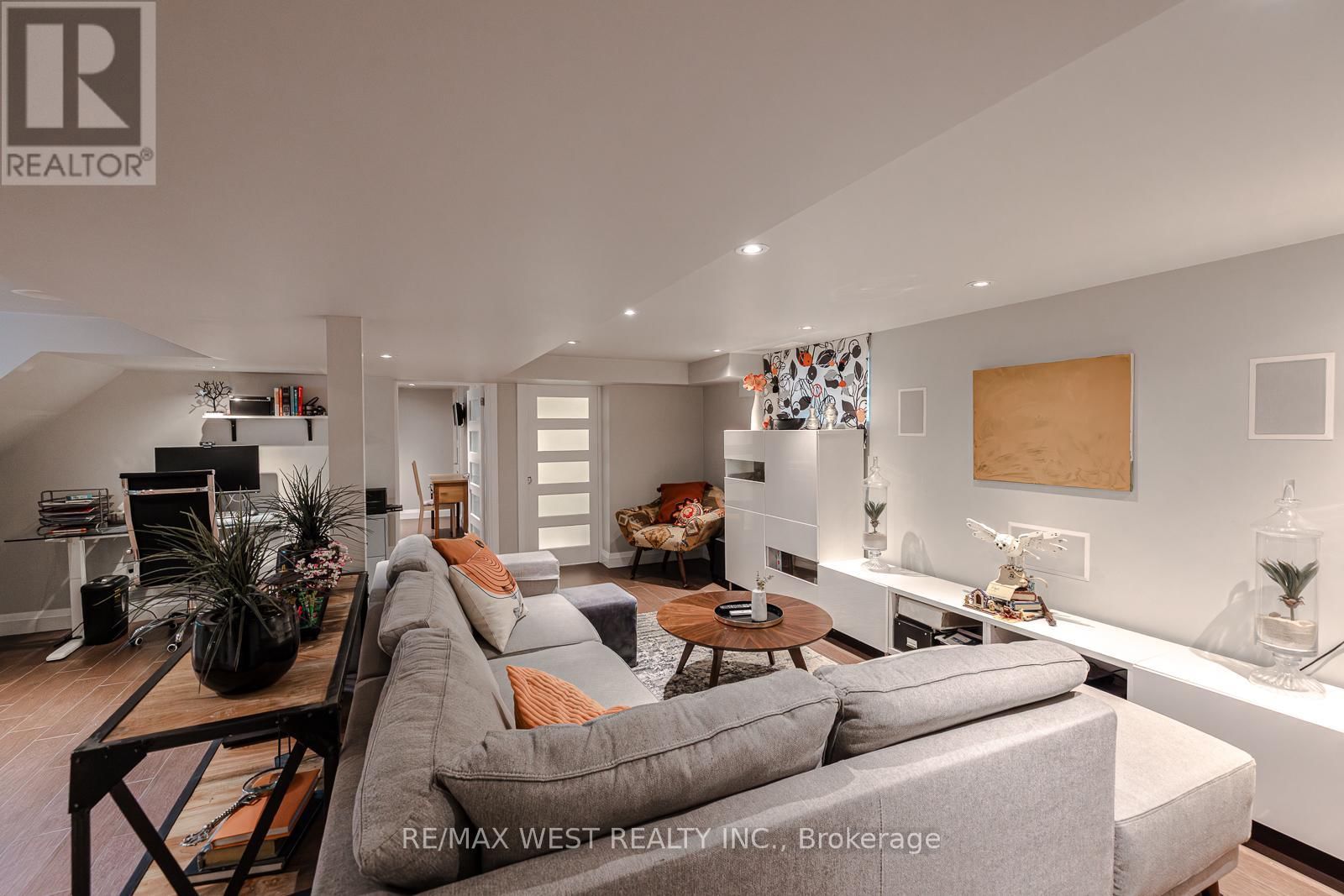 17 SAYBROOK AVENUE Image 30