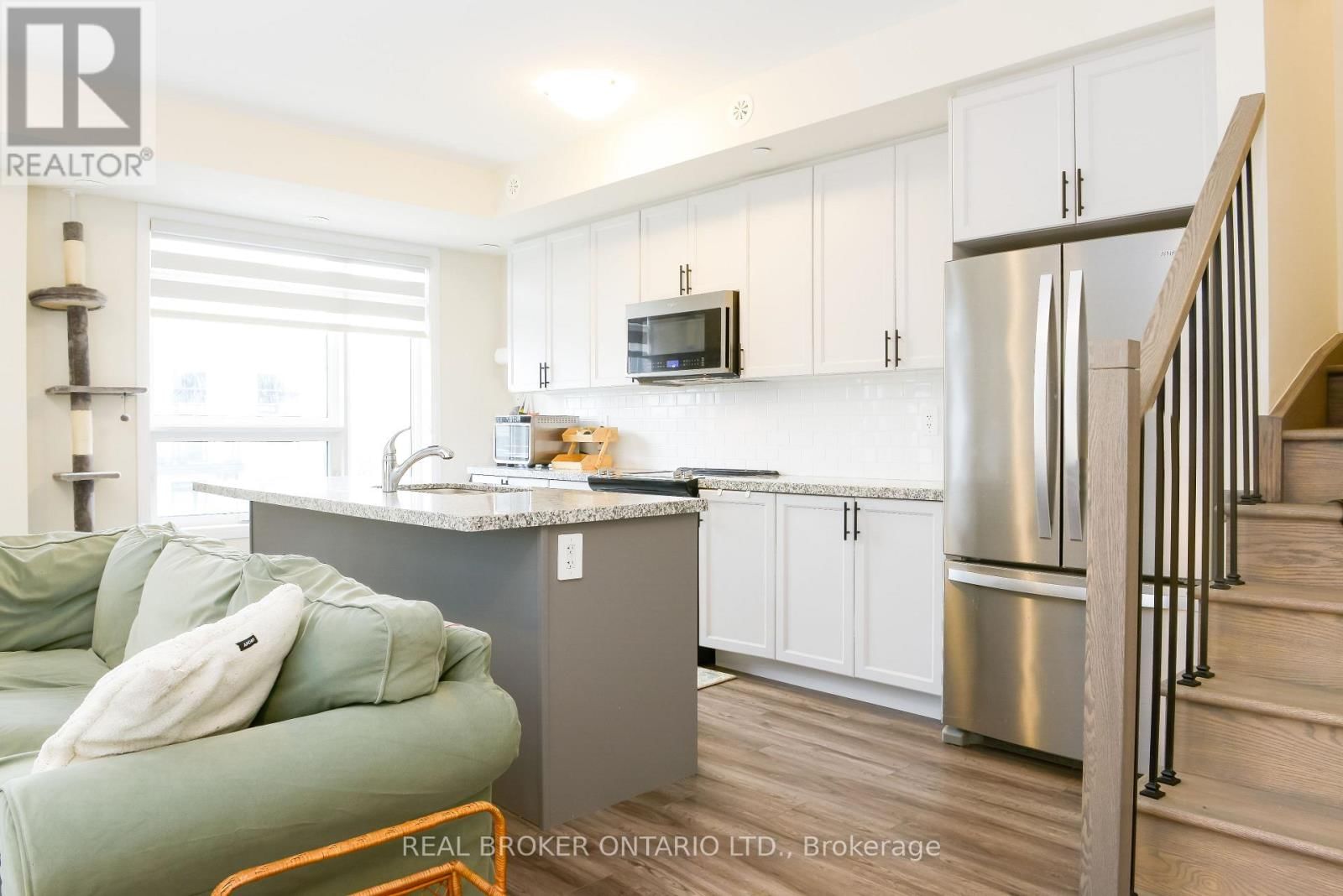 110 - 1593 ROSE WAY Image 4