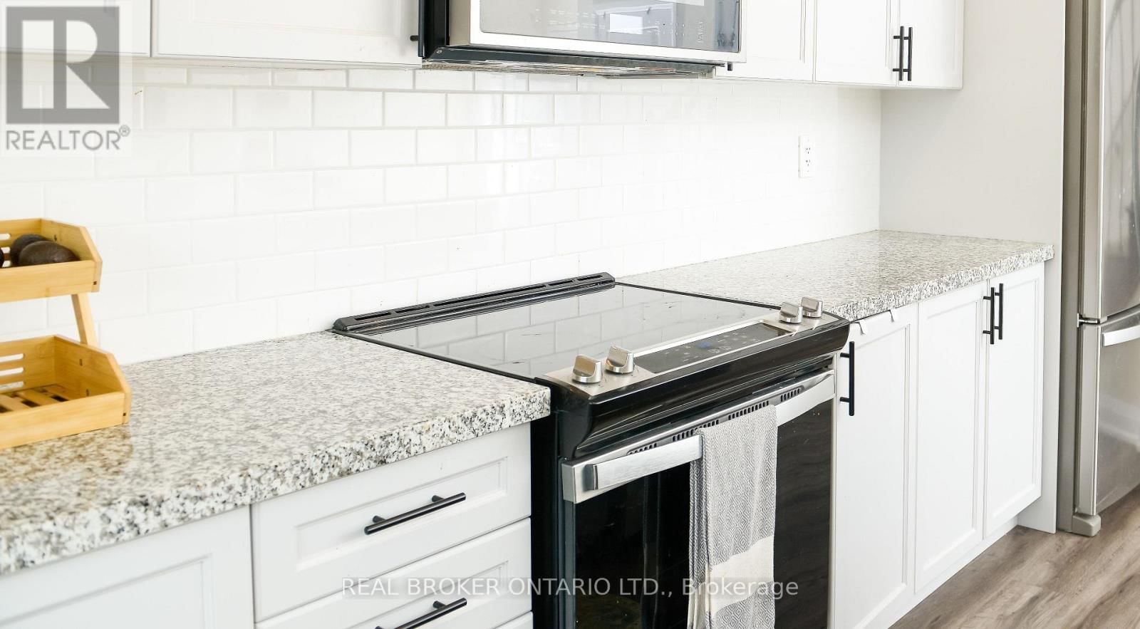 110 - 1593 ROSE WAY Image 5